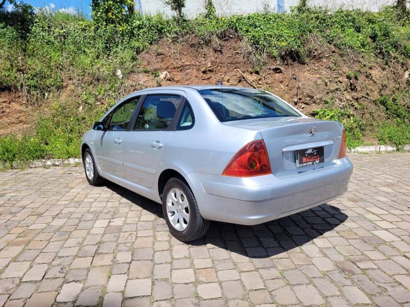 PEUGEOT - 307 - 2006/2007 - Prata - R$ 23.900,00