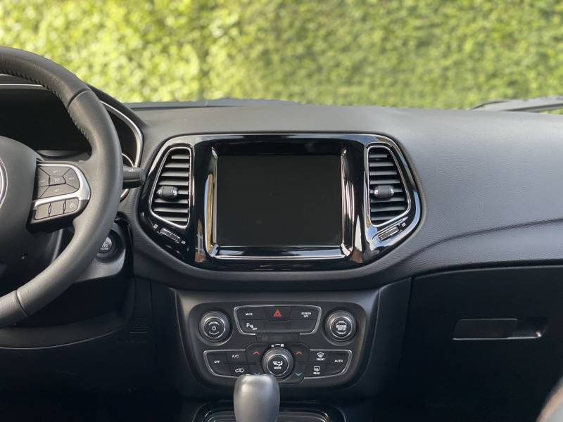 JEEP - COMPASS - 2016/2017 - Preta - R$ 93.900,00