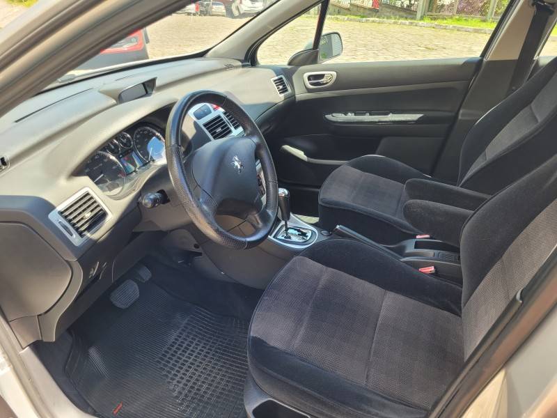 PEUGEOT - 307 - 2006/2007 - Prata - R$ 23.900,00