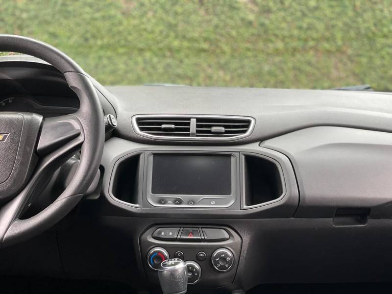 CHEVROLET - ONIX - 2013/2013 - Branca - R$ 41.900,00