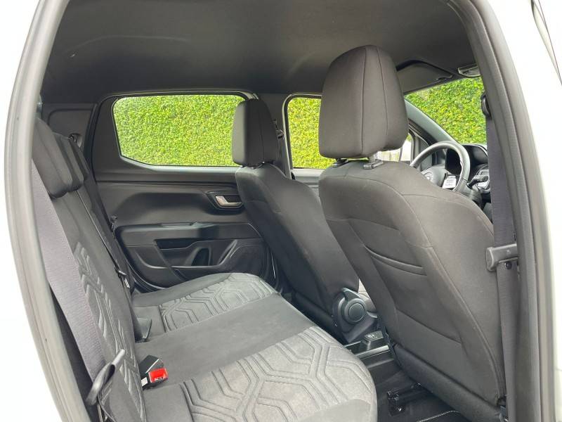 FIAT - STRADA - 2022/2023 - Branca - R$ 110.900,00