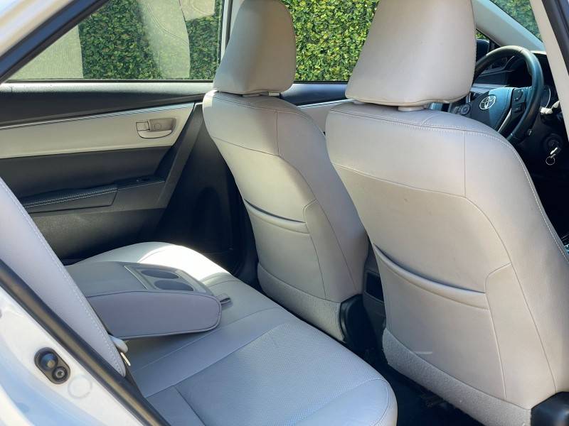 TOYOTA - COROLLA - 2014/2015 - Branca - R$ 88.900,00