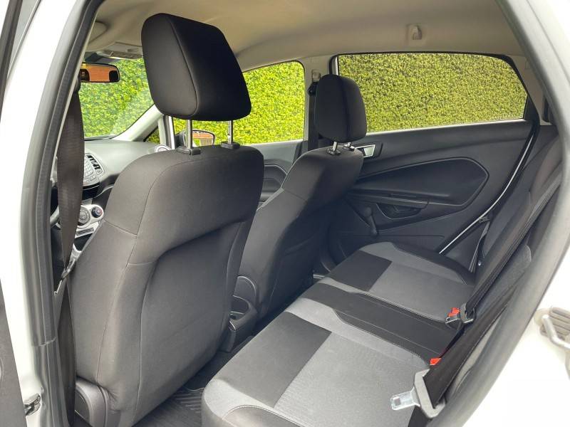 FORD - FIESTA - 2019/2019 - Branca - R$ 62.900,00
