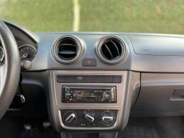 VOLKSWAGEN - SAVEIRO - 2013/2014 - Branca - R$ 46.900,00